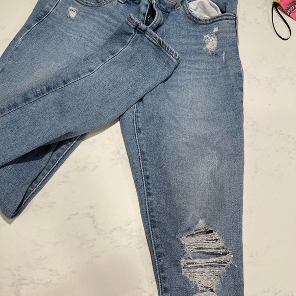 Levi’s - Picture 2 of 2